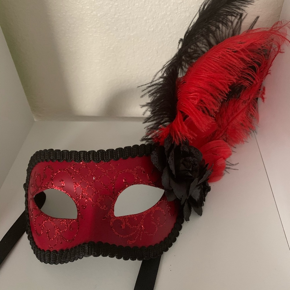 Red eye masquerade